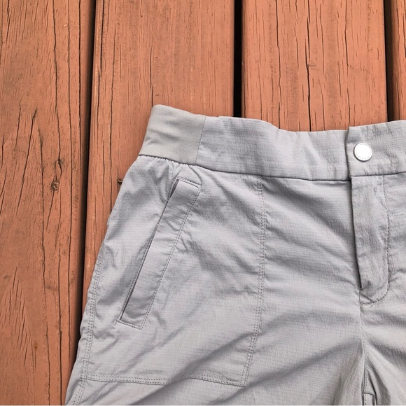 ATHLETA Trekkie North Shorts Style 266268 Light Gray Hiking MSRP $59 Size 8 - Picture 4 of 15